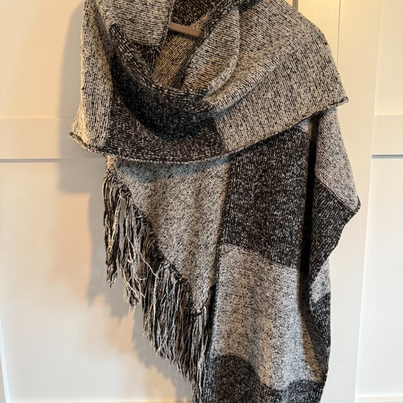 Zara Shawl/Scarf, one size - Picture 2 of 3